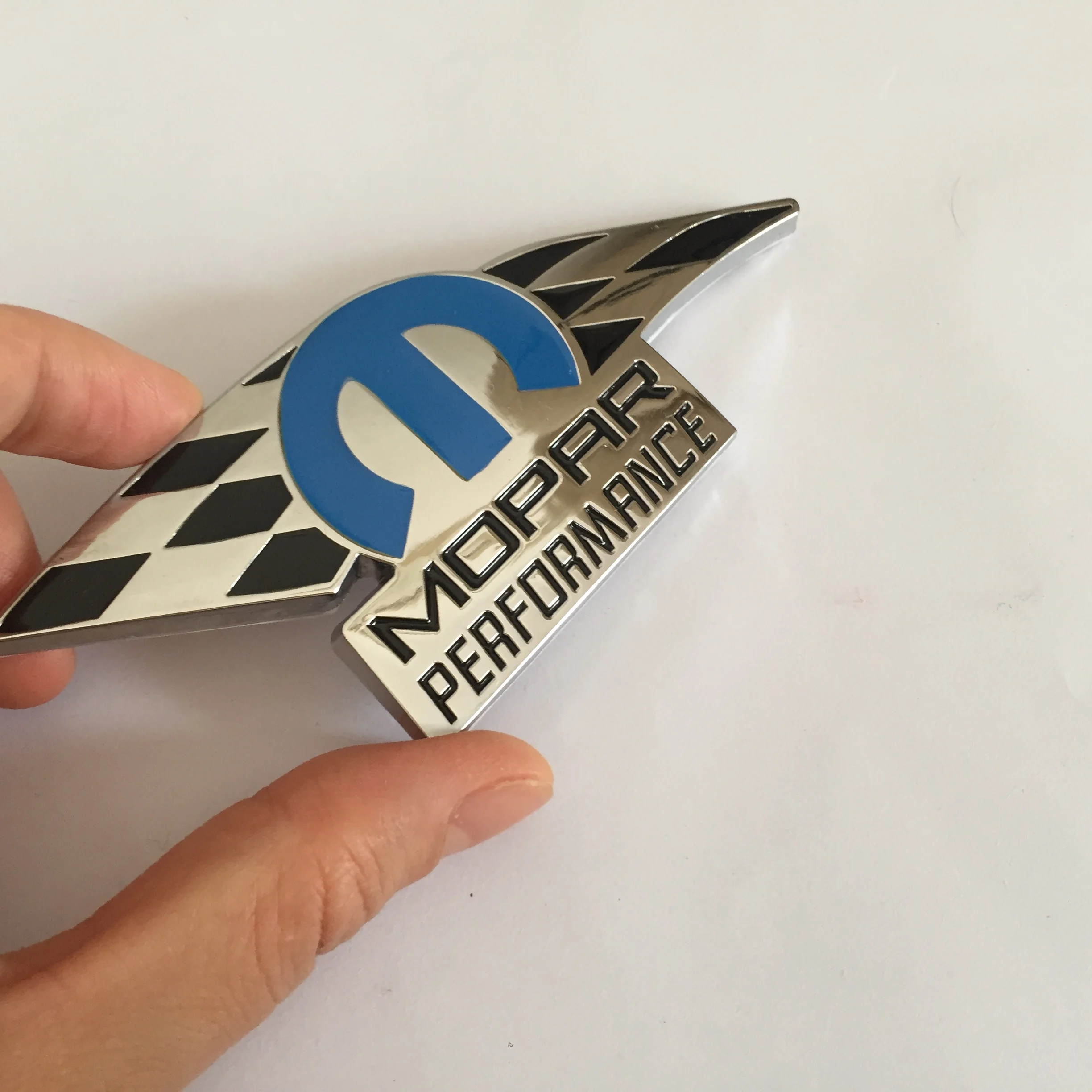 1 шт. металлические наклейки на багажник с логотипом Mopar для автомобиля 2011 2012 Chrysler
