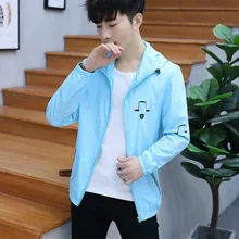 Летняя мужская одежда с капюшоном, с принтом, маленькая шляпа, одежда для защиты от солнца, модная подростковая одежда в Корейском стиле, приталенная Мужская тонкая ветровка