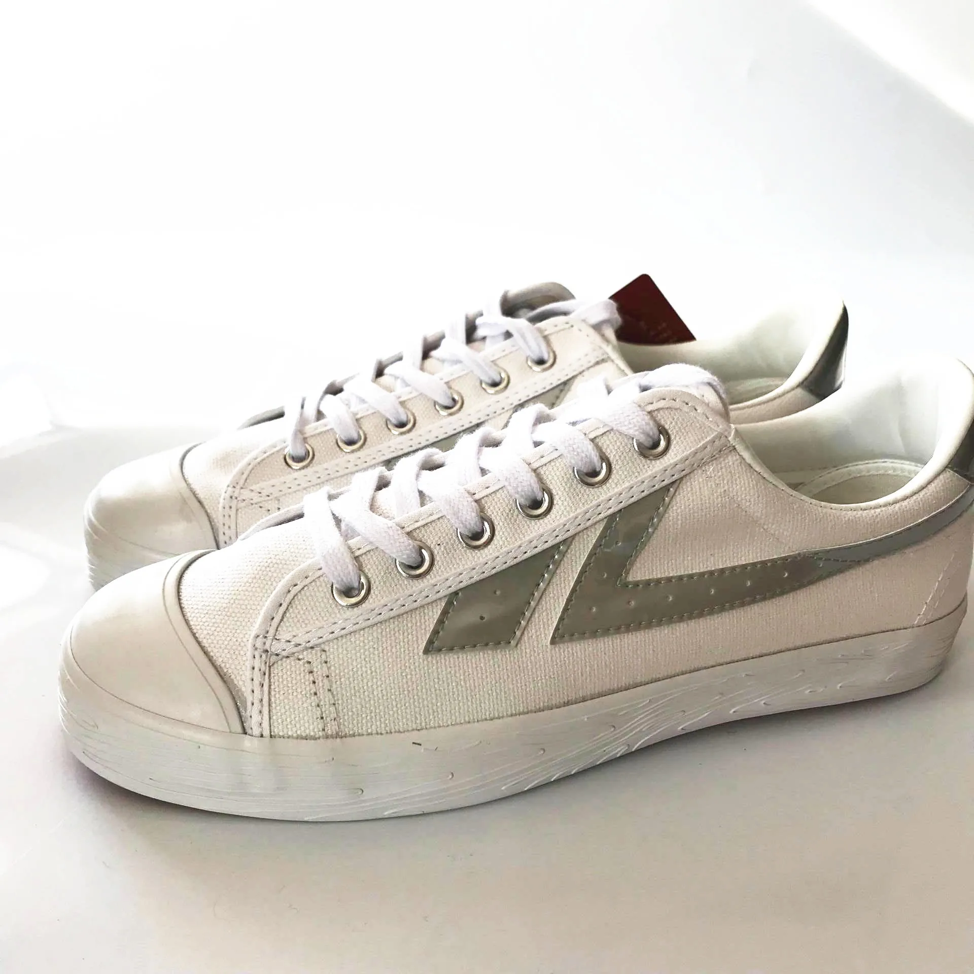 

Hot Selling COUPLE'S Low Top Athletic Shoes Autumn And Winter New Products Skate Shoes Basketball Shoes White Shoes Canvas Shoes