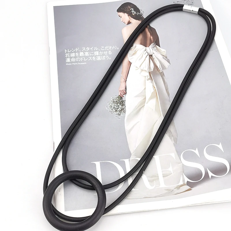Women Jewelry UK Round Pendant Necklaces For Women Black Necklace Rubber Jewelry Party Clothes Accessories Gothic Sweater Chain Choker