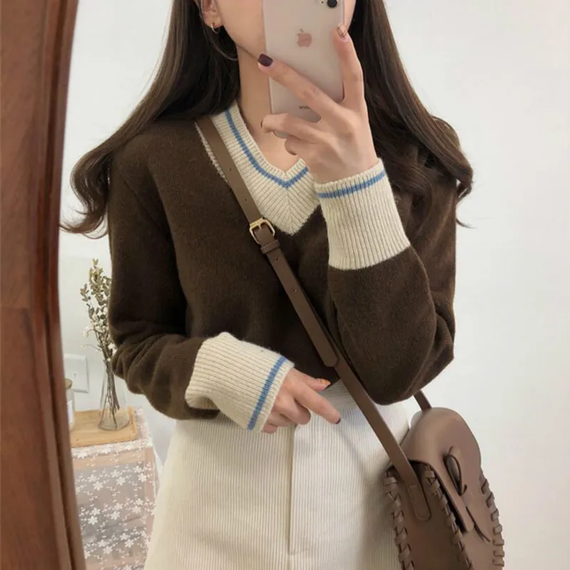 

2019 Japanese and Korean department new style college V-neck knitting sweater in autumn and winter