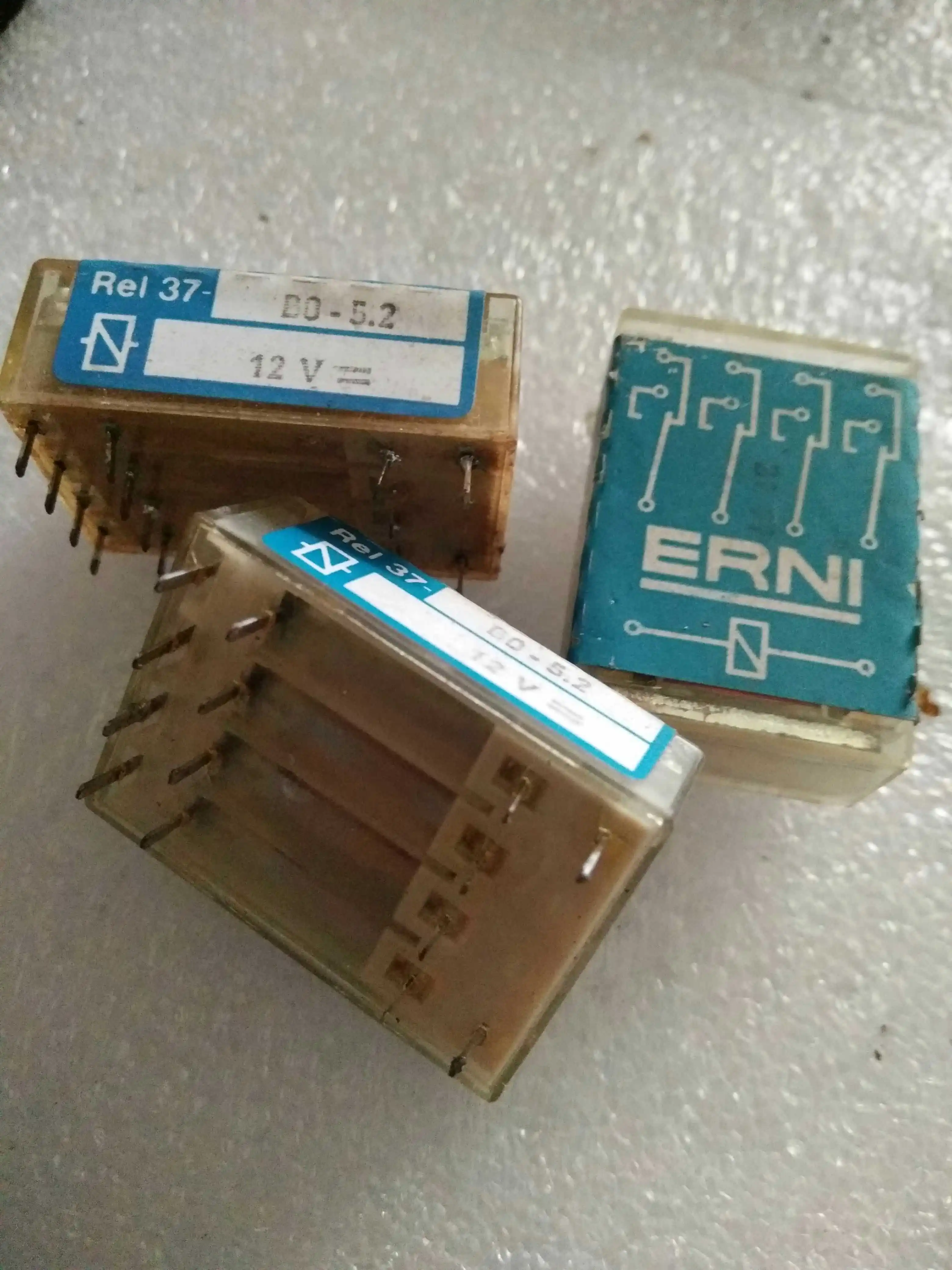 

Free Shipping 10PCS/LOT Electric Relay REL37-BO-5.2 12V