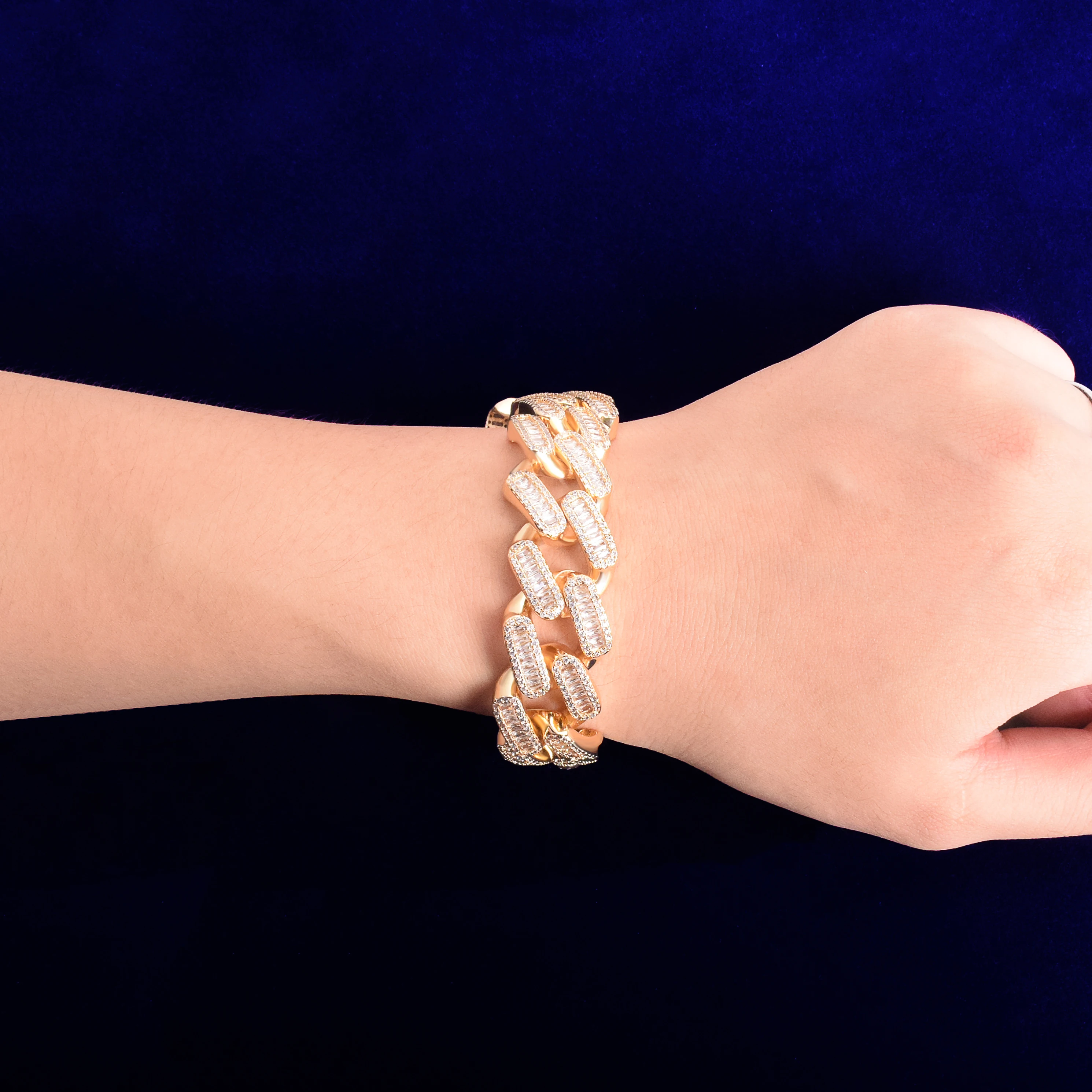 Bracciale Hip-Hop Bracciale Per Amanti Con Zirconi A T. Bracciale Hip