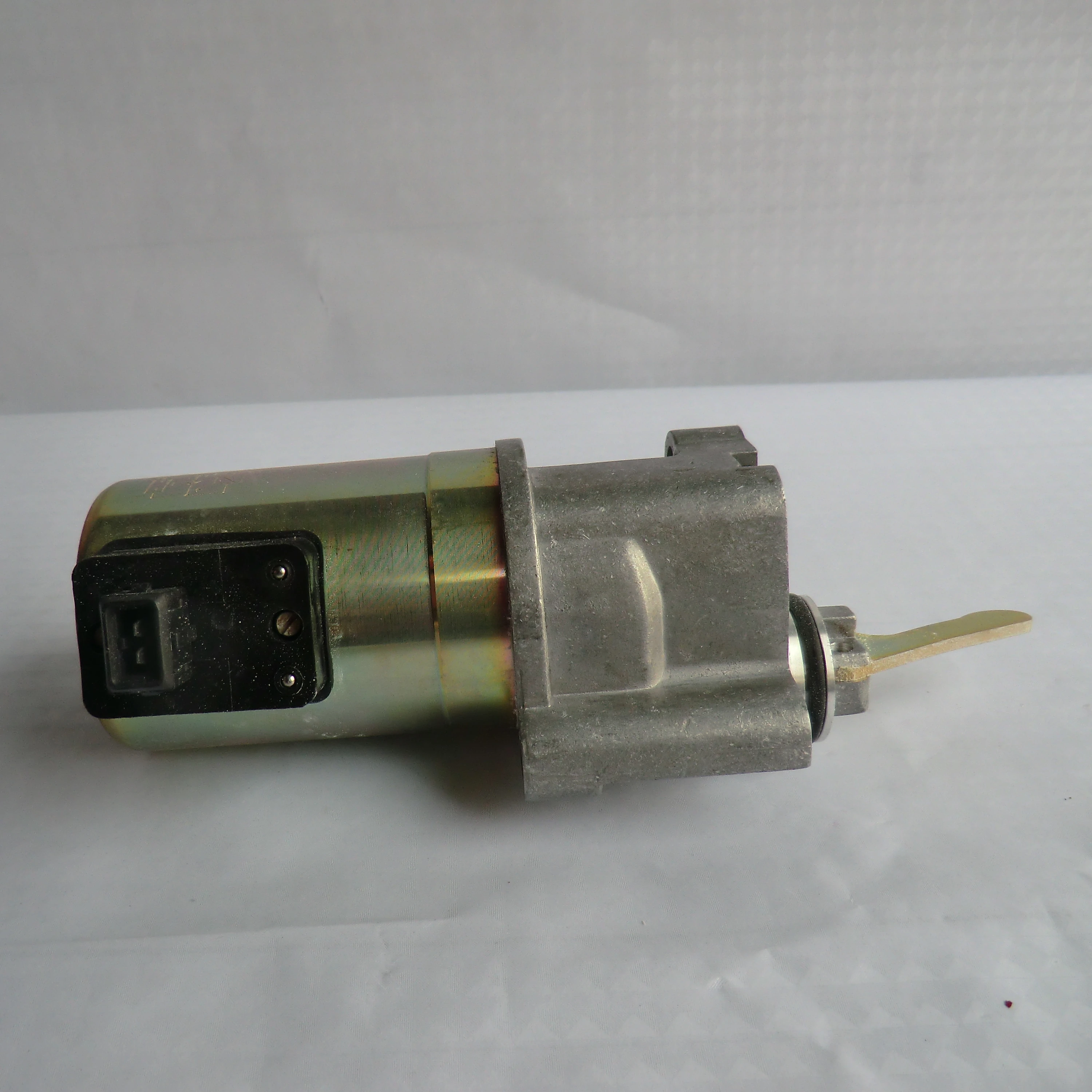 

Deutz Engine Parts BFM2012 Shutdown Device 0419 9904
