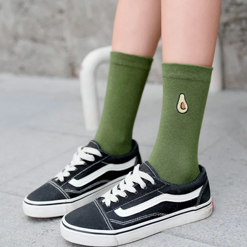 Nette-Cartoon-Obst-Druck-Avocado-Banana-Kirsche-Pfirsich-M-dchen-Kawaii-Socken-meias-Koreanische-Harajuku-Stickerei(1)