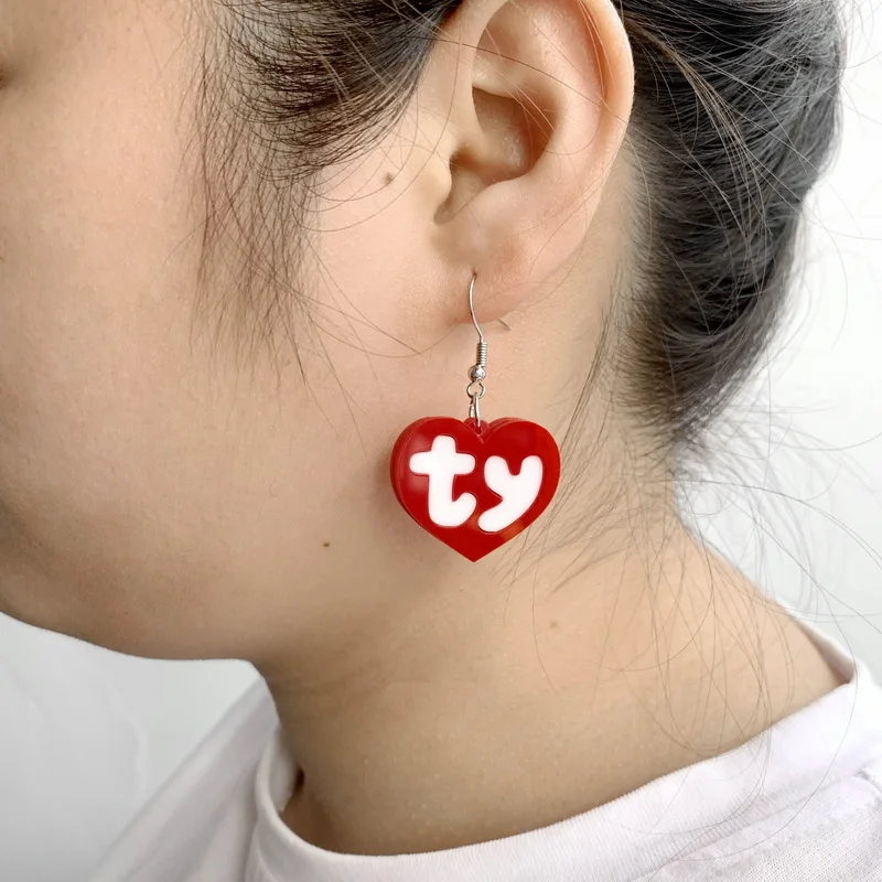 Boucles d'oreilles coeur rouge acrylique