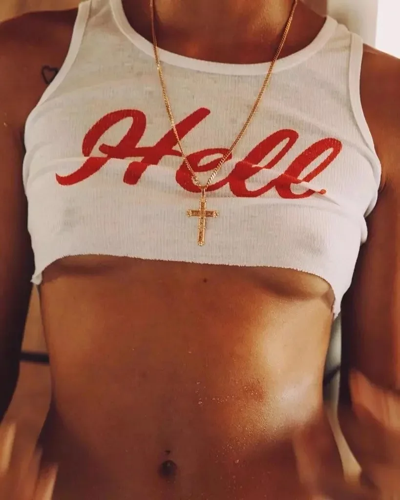 Новые женские летние топы, укороченный топ с принтом «Hell», укороченный, женственный, белый, черный топ на бретелях