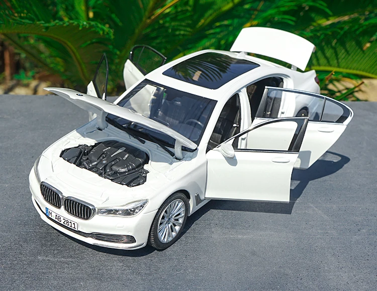 Оригинальная фабричная 1:18, новая серия T7, абсолютно новая 750Li/760Li, белая игрушка из сплава, металлические классические модели игрушек для подарка, коллекция
