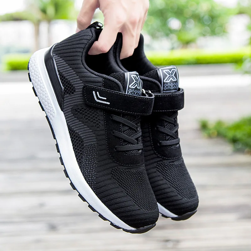 

New Style Running Shoes Couples Fly Woven Breathable Casual Sports Shoes Lightweight Anti-slip Middle-aged Walking Shoes