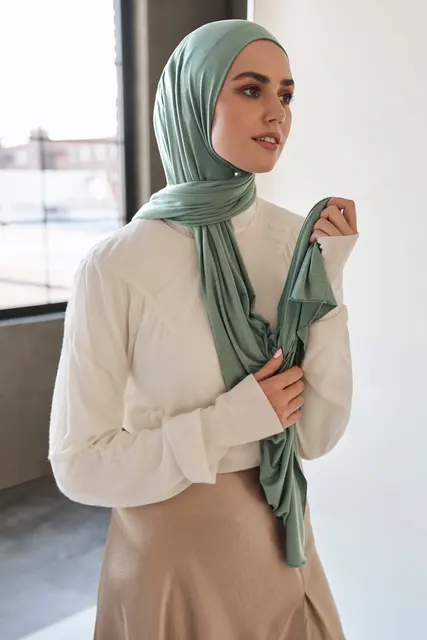 2022 New Muslim Women High Quality Jersey Hijab Mercerized Cotton Instant Headscarf Islam Pure Color Versatile Fashion Turban 3