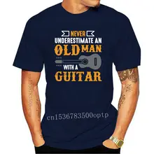 Design nigdy nie lekceważ staruszka gitara męska śmieszny T-Shirt akustyczna elektryczna oddychająca koszulka tanie i dobre opinie LBVR CN (pochodzenie) SHORT Drukuj Z okrągłym kołnierzykiem tops COTTON Z KRÓTKIM RĘKAWEM men women Sukno Na co dzień