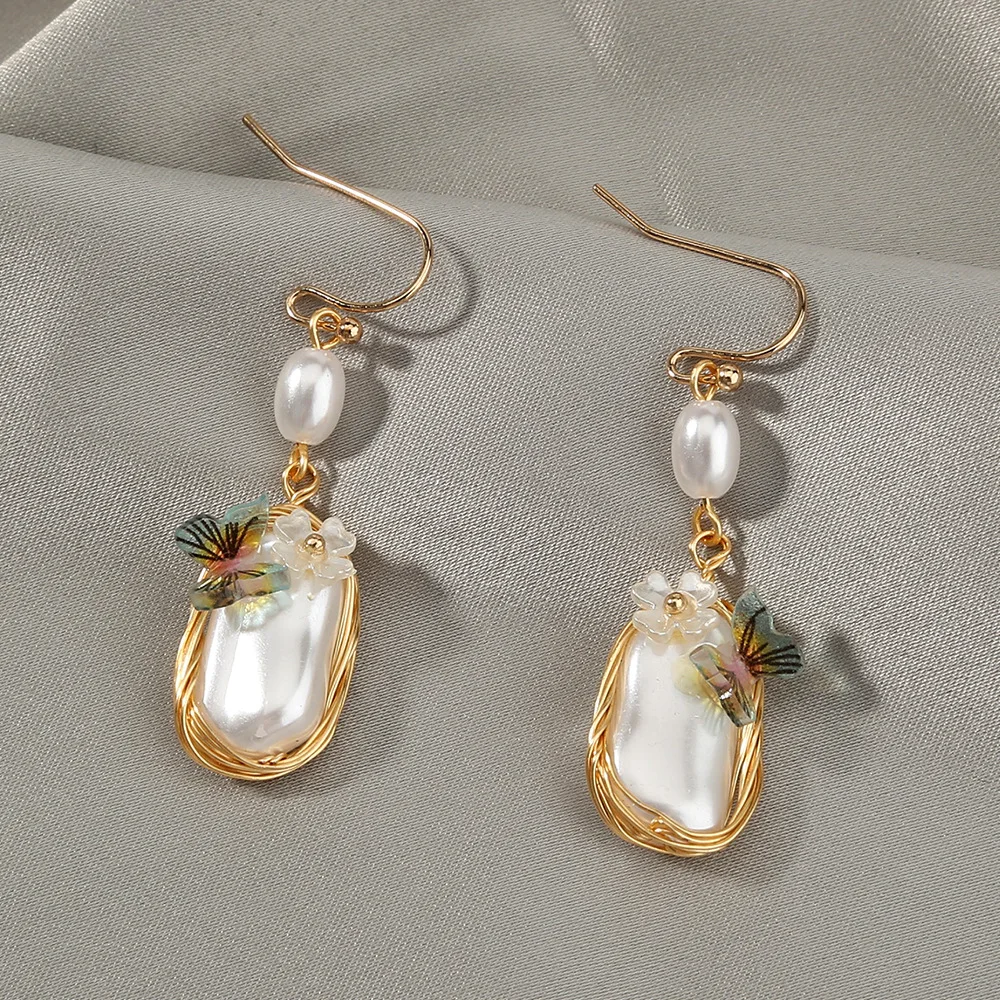 Temperament Flower Drop Female Earrings Retro Baroque Korean Style French Earrings Pearl Butterfly Earrings