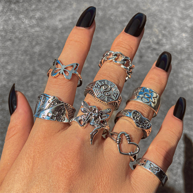 Gothic Heart Ring Set for Women Black Dice Vintage Hip-Hop Silver Plated Retro Rhinestone Charm Butterfly Finger Jewelry