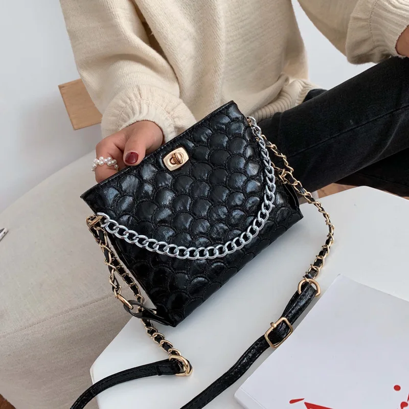 

Creative WOMEN'S Bag Bags2019 Korean-style Popular Wave Pattern Casual Bag with Chain Cool Shoulder Laser Bag Women's