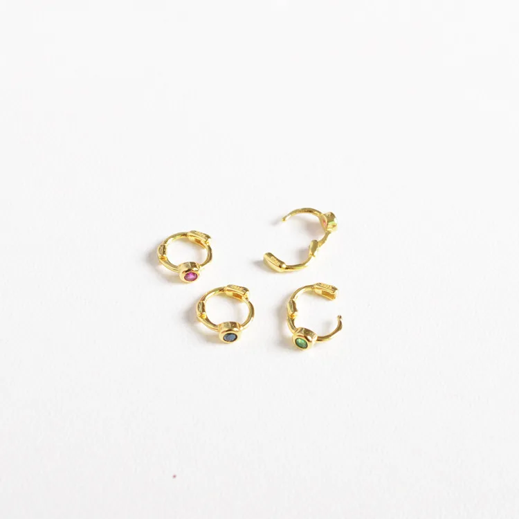 Серьги из стерлингового серебра 925 пробы, модные, красные, черные, зеленые, мини, циркониевые, круглые серьги, кость, дикий, милый тренд, женские серьги для девочек, ювелирные изделия