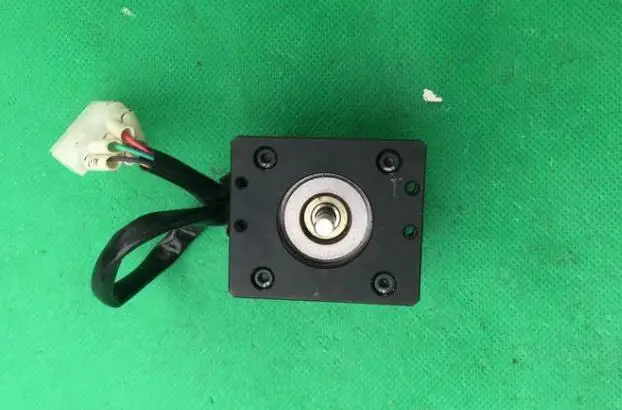 1K-S543/TS3667N31E2 0.75A1.28V используется один, шаговый двигатель, хорошо работает