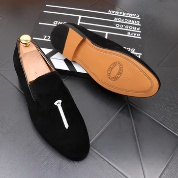 

Suede Loafers Men Shoes Oxford Casual Classic Sneakers For Male Comfortable Footwear Fashion Popular Embroidery Casual Shoes