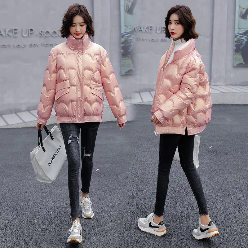 

Зимняя женская куртка 2021, короткая утепленная теплая парка с воротником-стойкой, блестящая свободная одежда с хлопковой подкладкой, элегантное свободное Стеганое пальто