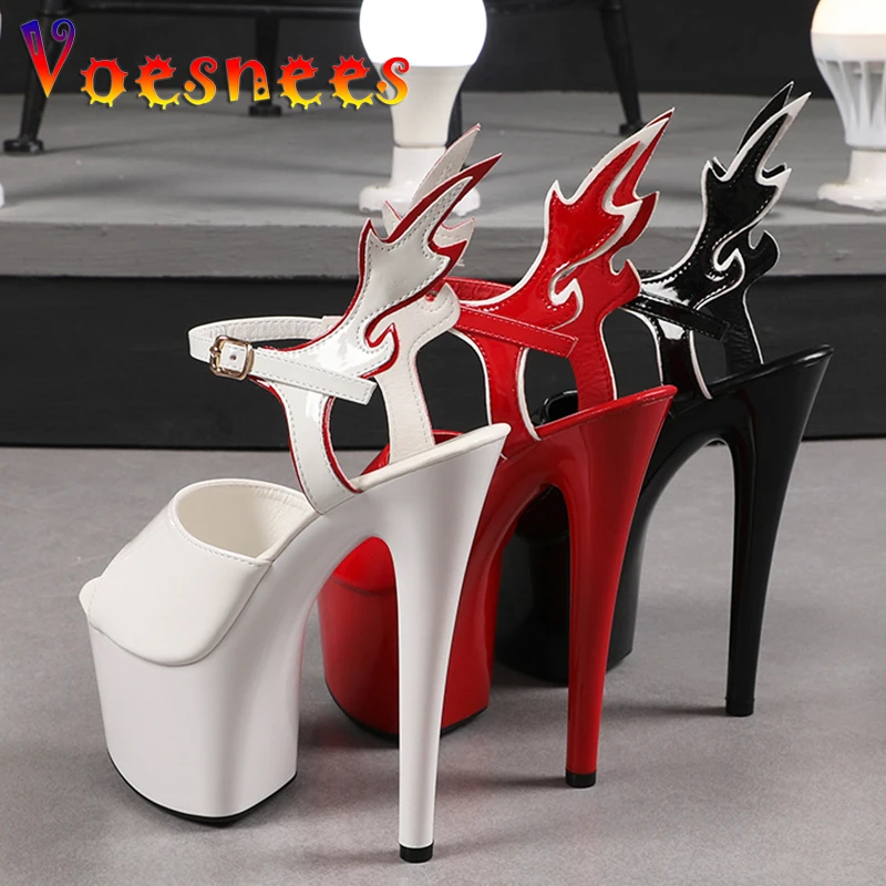 Voesnees Brand Shoes 2022 Strippersr Heels Scarpe Da Donna Sexy Show Sandals Flame Wings Party Club Piattaforma Fetism Tacco Alto