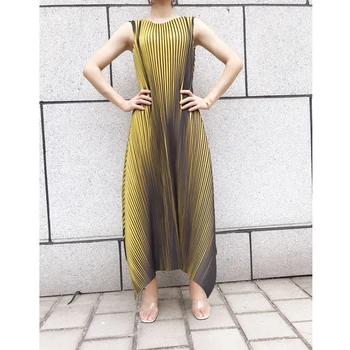 

Changpleat 2020 Summer New Women Dresses Miyak Pleated Fashion Loose Large Size O-neck sleeveless Female A-line Dress Tide D9097