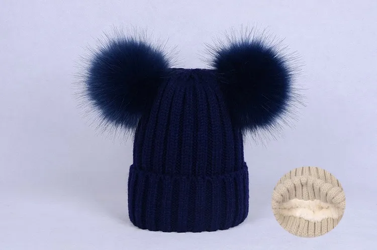 navy fleece Милая зимняя женская и детская вязаная шапочка с двойными помпонами, Детские шапочки для мальчиков и девочек, флисовые колпачки - Цвет: navy fleece