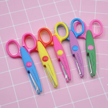 

1 Pcs Handmade Children DIY 6 Patterns Album Lace Scissors Card Photo Pattern Scissors Cartoons Lace Scissors