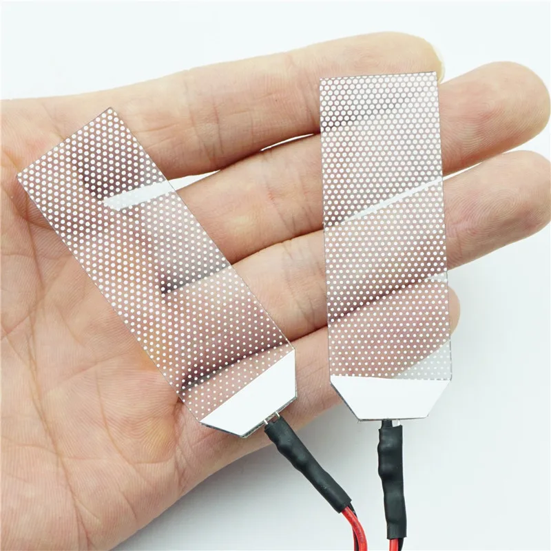 Due to different shooting light and different production batches, there