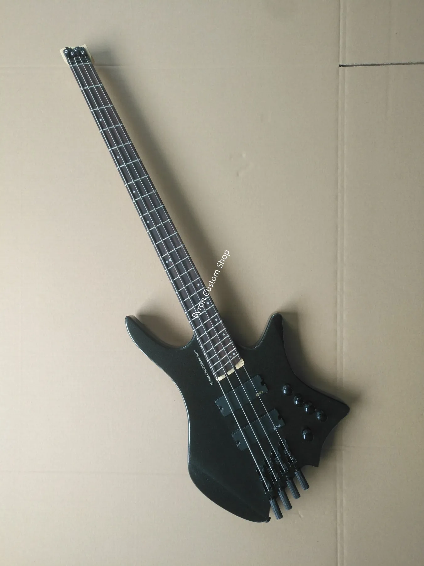 free shipping stock clearance High quality custom version 4 string headless electric bass black fanfrets no head guitar | Спорт и
