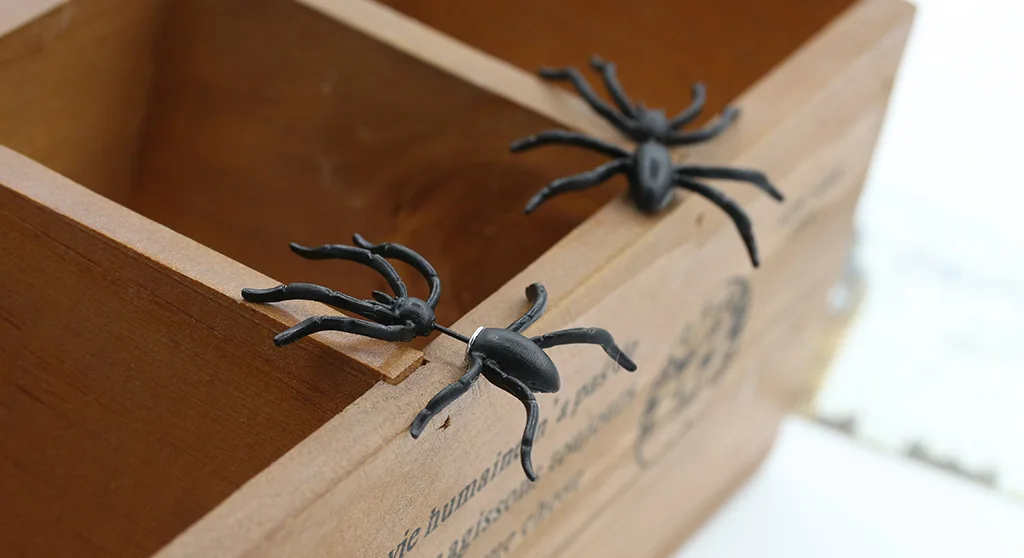 Черные серьги-гвоздики в виде паука на Хэллоуин для женщин и мужчин, модные Забавные 3D серьги в виде животного, подарок на Хэллоуин, Новое поступление сережек