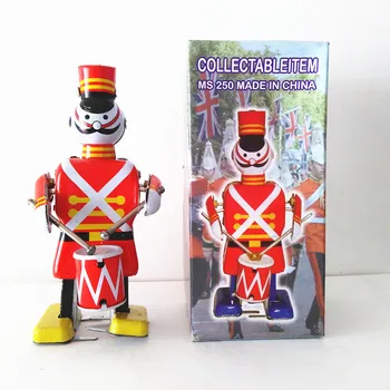 

[Funny] Adult Collection Retro Wind up toy Metal Tin military band robot drummer Mechanical toy Clockwork toy figures kids gift