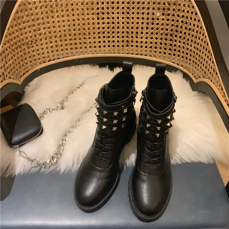 Autumn winter warm women's boots new Genuine leather plush Martin boots fashion belt buckle casual comfortable snow boots