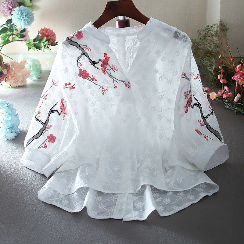 

Women's Spring Summer Designer Vintage Floral Embroidery White Cotton Shirt Female High Waist Casual Loose T Shirt Top TB552