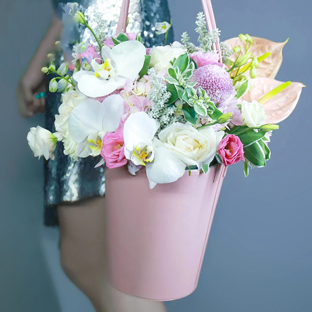 

Hot Portable Florist Leather Gift Box Flower Packaging Box Rose Bucket Flower Box Round Flower Arrangement Hat Boxes Hug Bucket
