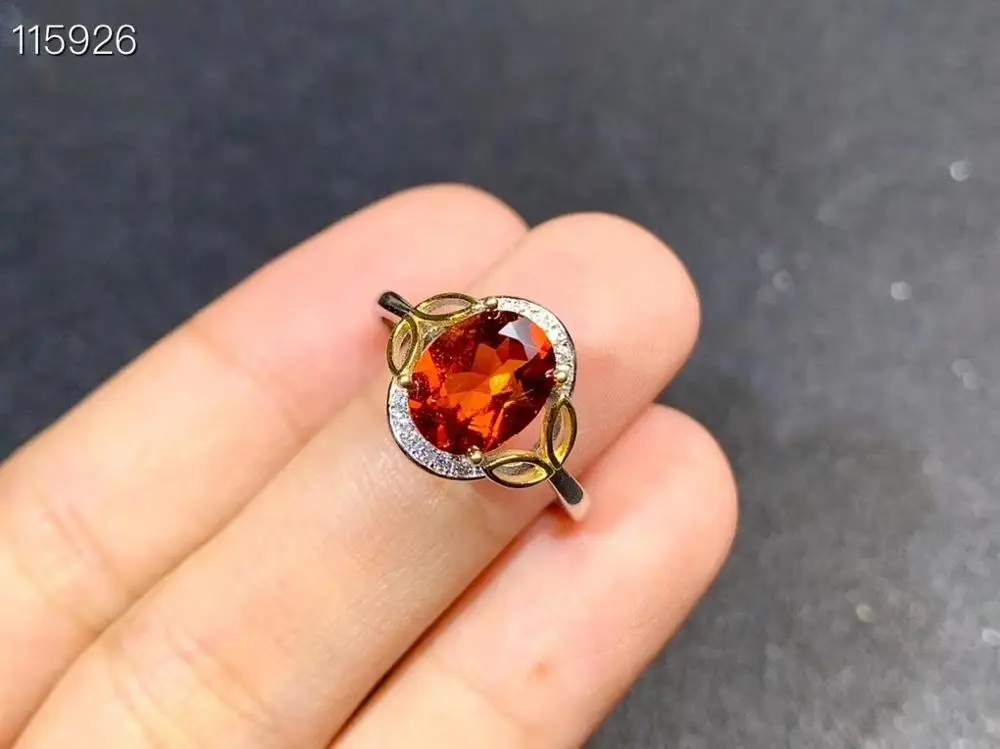 

Кольцо женское из серебра 925 пробы, с натуральным камнем