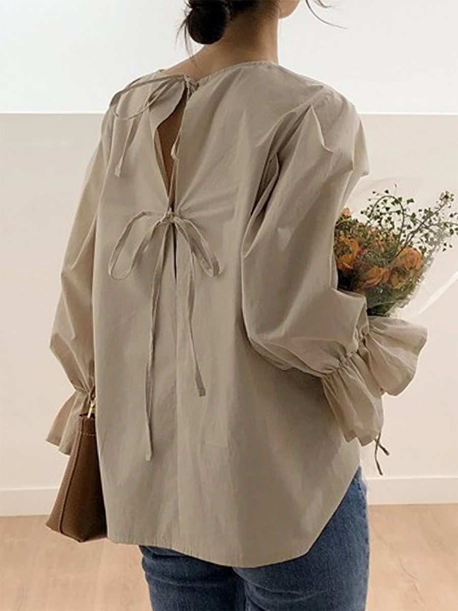 

Spring Vintage Women Blouse Solid Flare Sleeve Chic Bowknot Hollow Female Tops Girl Swert Shirts Summer Tops Dating Young New