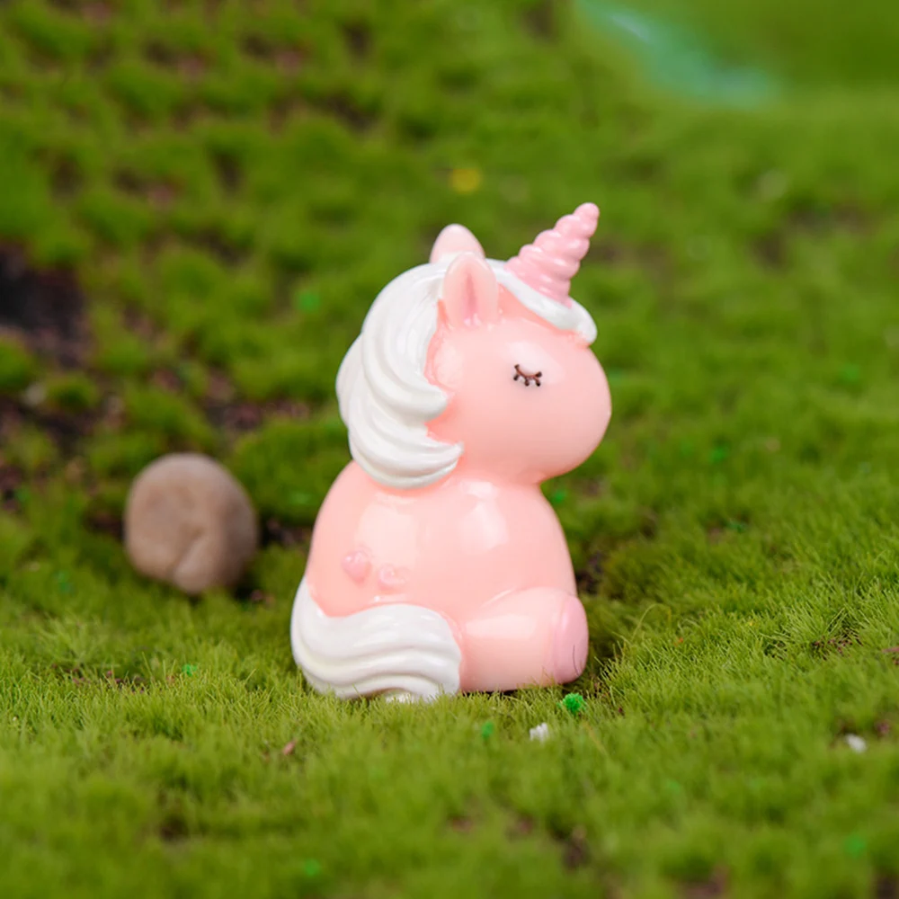 Unicorn Miniatures Figurines Cute Resin Mini Unicorn Crafts Family Micro Landscape Decoration Home Decor