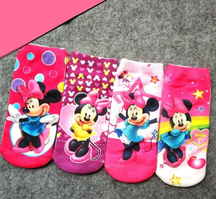 Рисунок с героями из мультфильмов рисунком милые детские носки изображением