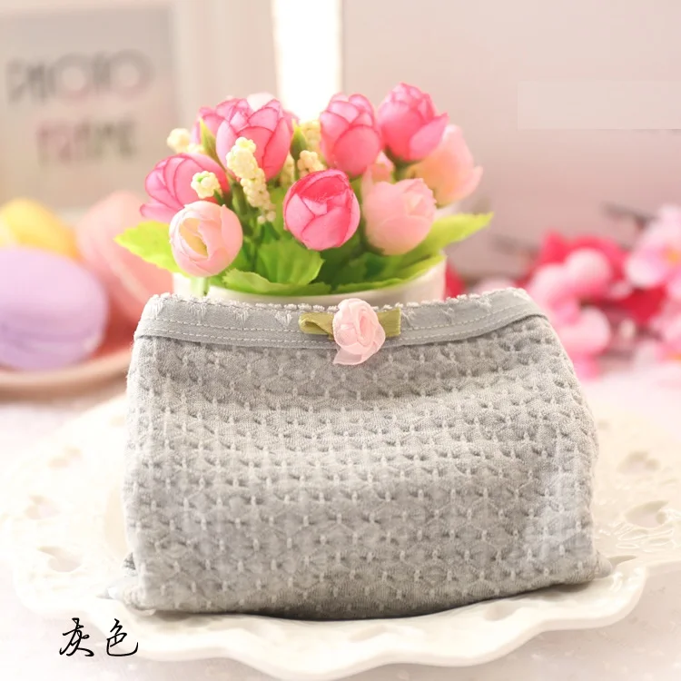 2589473717_1015799160