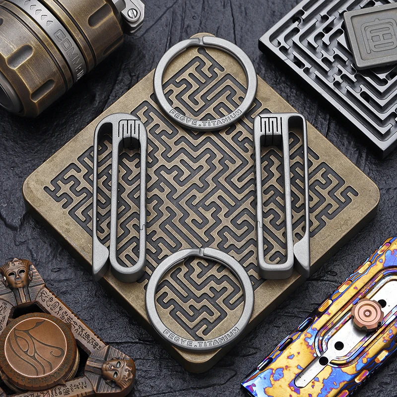 Titanium Keychain Luxury Car Key Holder Key Ring Hanging Buckle Lightness for Man Male Father's Day Creativity Gift Wholesale