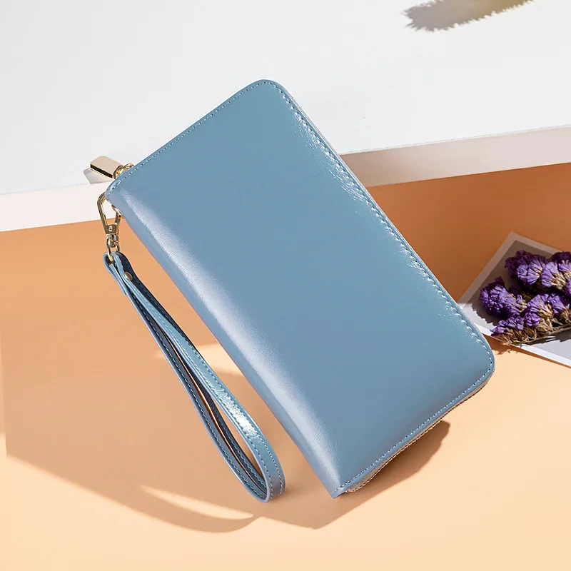 Oil Wax Skin Retro Long Wallet Large Capacity Hand Bag Multi-function Mobile Phone Bag 36 Anti-theft Swipe Card Bag - Цвет: Light blue