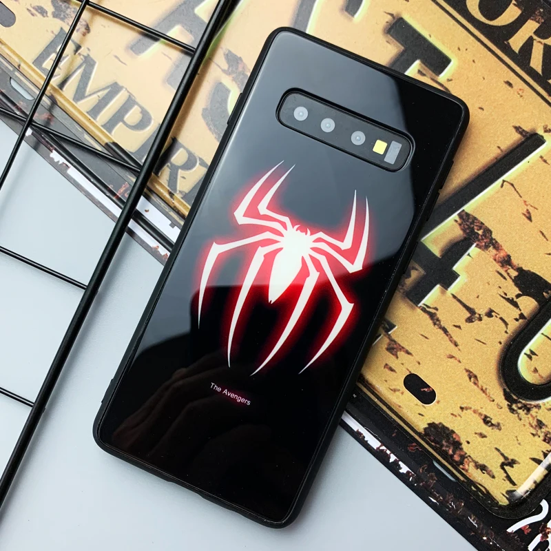 Чехол из закаленного стекла с изображением Мстителей Marvel для samsung Galaxy S10 5G Plus S10E S8 S9 Note 8 9 10, светящийся Темный светодиодный чехол для телефона с изображением Железного человека