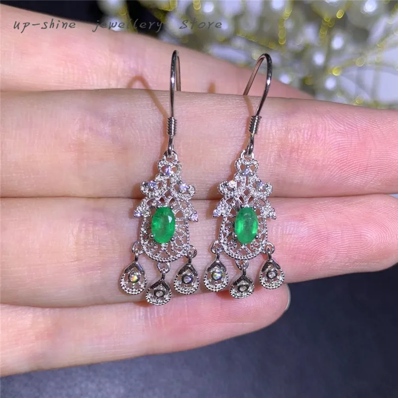 

Женские серьги-гвоздики из серебра 925 пробы, с натуральным изумрудом