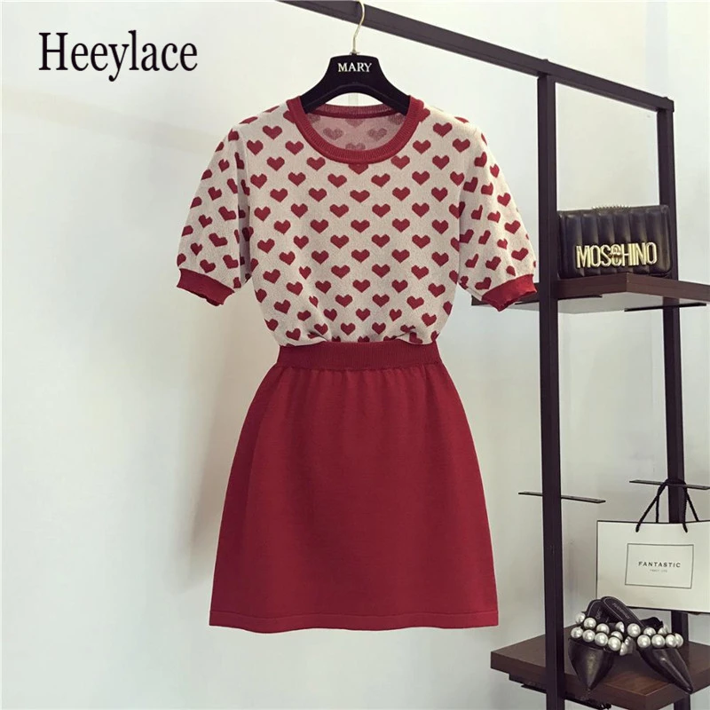 

Knit Hearts Short Sleeve Fashion O-neck Sweaters Tops+elastic High Waist Knit Mini Skirts New 2019 Autumn Women 2 Pieces Sets