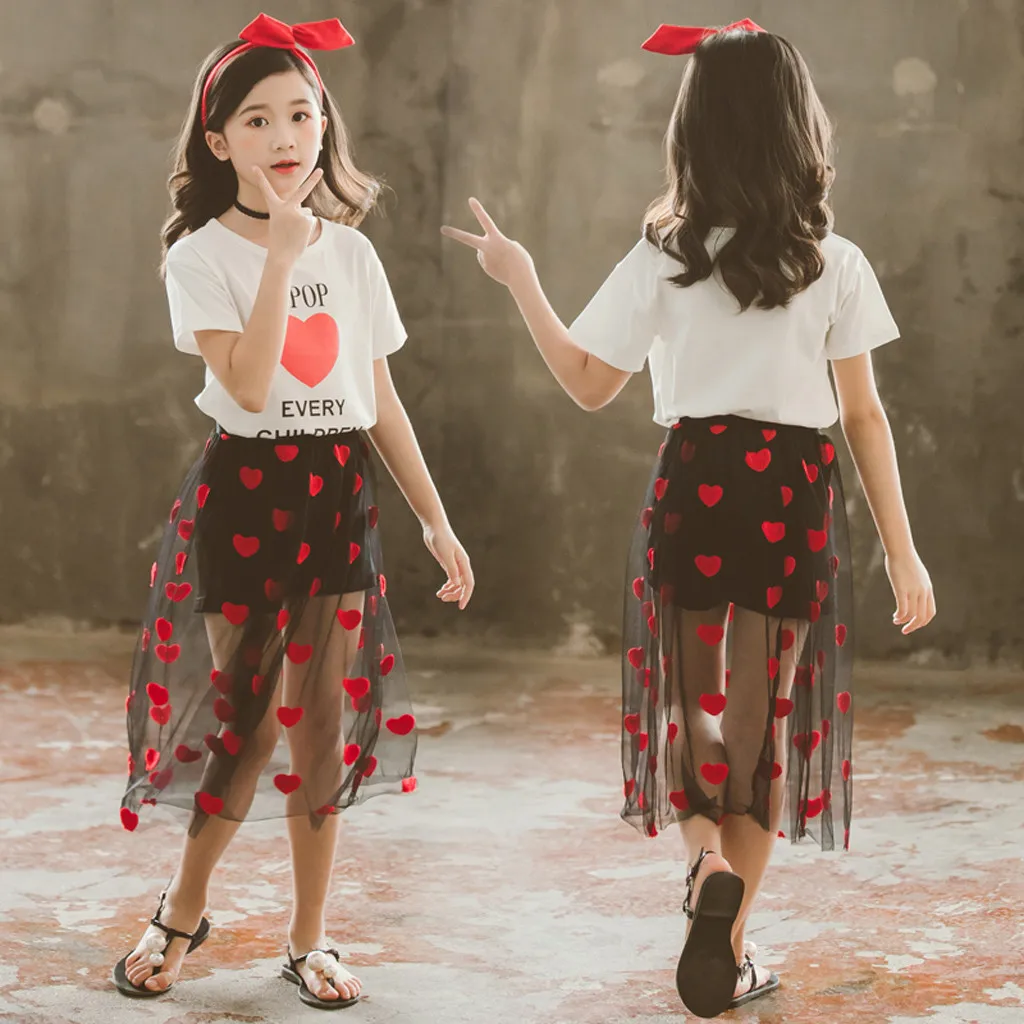 Детская футболка с короткими рукавами и надписью в форме сердца для девочек-подростков Топы из фатина, комплект одежды с платьем, одежда для маленьких девочек, костюм Одежда для девочек