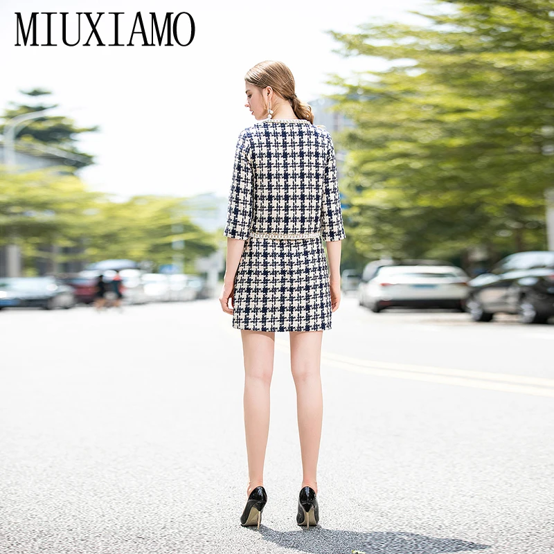 MIUXIMAO, лучшее качество, осень, офисный женский костюм-двойка, элегантный топ с коротким рукавом, роскошный+ клетчатый костюм, женские платья