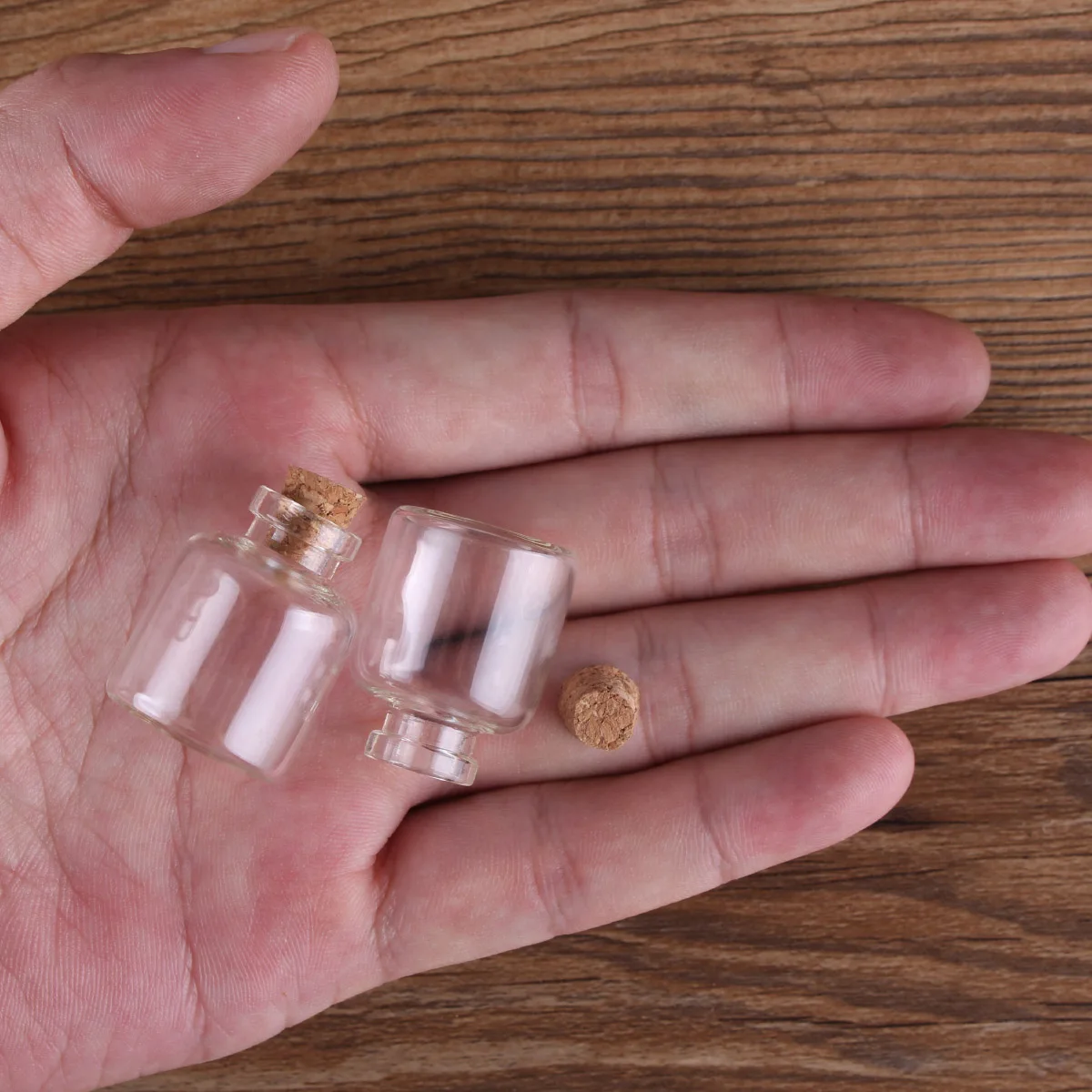 wholesale 100 pieces 4ml 22*28mm Glass Bottles with Cork Stopper Mini Glass Jars Glass Vials for DIY Crafts Gift 3