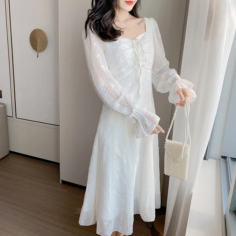 Spring and Autumn Retro Elegant Flare Sleeve Square Collar Waist Slim Long Lace Dress
