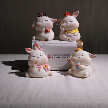 

Creative Royal Rabbit Cartoon Emperor Empress Car Interior Decoration Retro Palace Ventilation Network Red Car Mounted