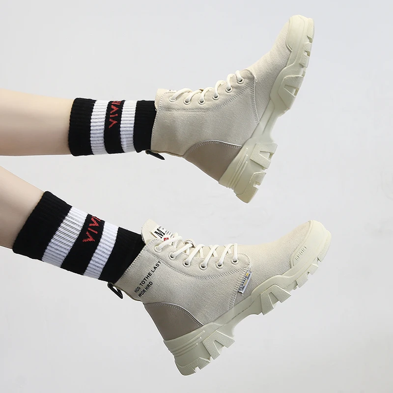 

Giant legs, fine British wind net red Martin boots female 2019 new wild handsome short boots tide autumn