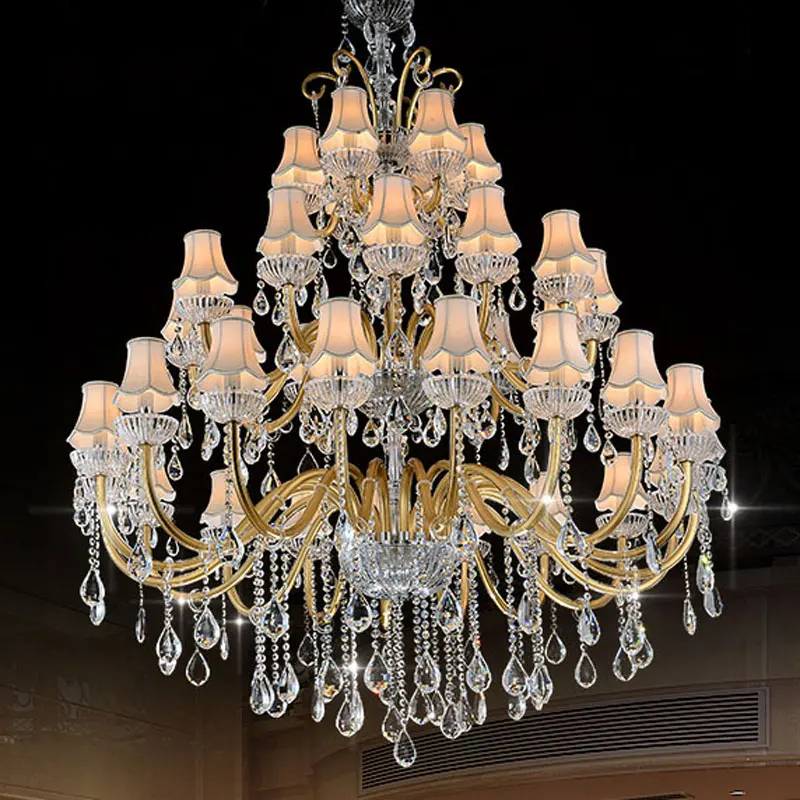 Рисунок 2 - Современные большие люстры для фойе